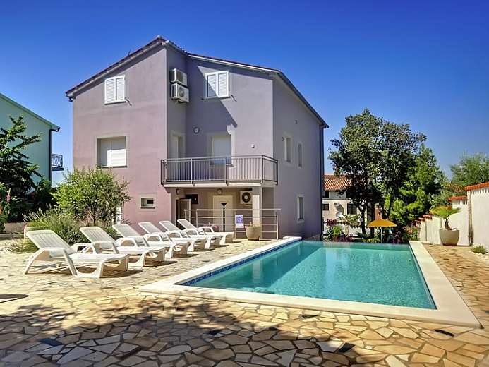 Apartment House - BANJ 368